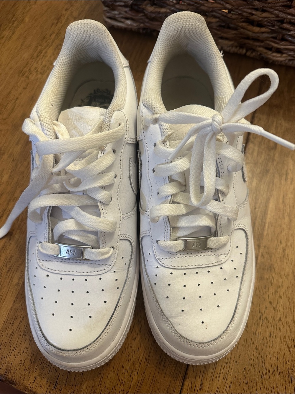 Kids White Low-Top Sneakers - Classic Athletic Style